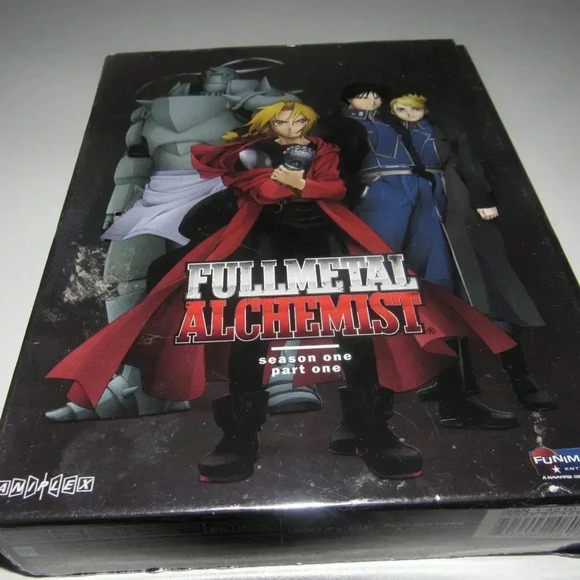 FULLMETAL ALCHEMIST Season One, Part 1 Box Set (4 DVDs, 4 Guides books)